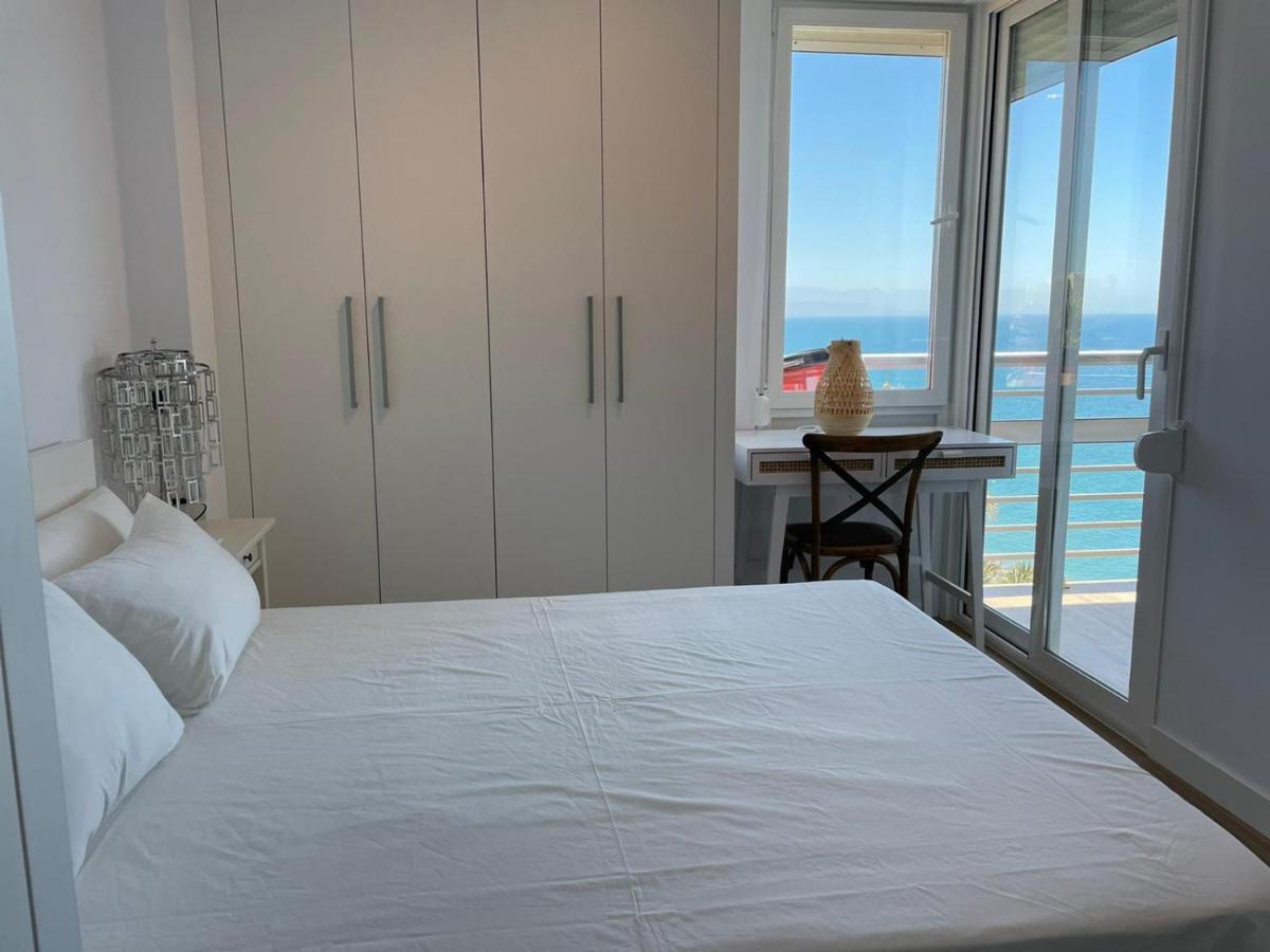 La Roca Sea View Apartment 토레몰리노스 외부 사진